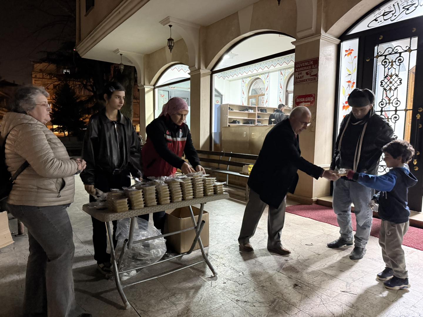 YALOVA BELEDİYESİ’NDEN KADİR GECESİ’NDE ANLAMLI BULUŞMA  
