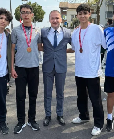 ÇİFTLİKKÖY’DE 23 NİSAN KOŞULARI HEYECANI YAŞANDI