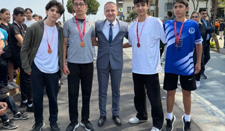 ÇİFTLİKKÖY’DE 23 NİSAN KOŞULARI HEYECANI YAŞANDI