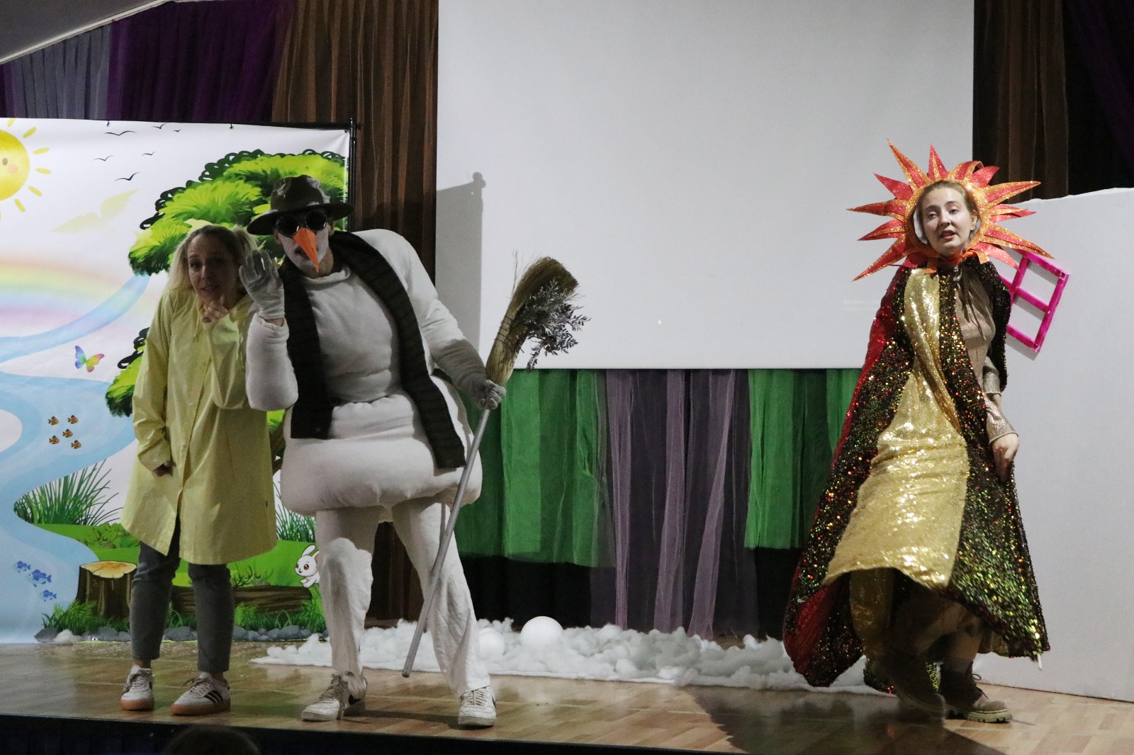 ÇİFTLİKKÖY’DE ÇOCUK TİYATROSU ŞÖLENİ SONA ERDİ