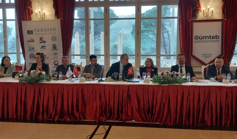 YALOVA TURİZMİNDE STRATEJİK BULUŞMA: SEKTÖR TEMSİLCİLERİ AYNI MASADA 6 YALOVA TURİZMİNDE STRATEJİK BULUŞMA: SEKTÖR TEMSİLCİLERİ AYNI MASADA