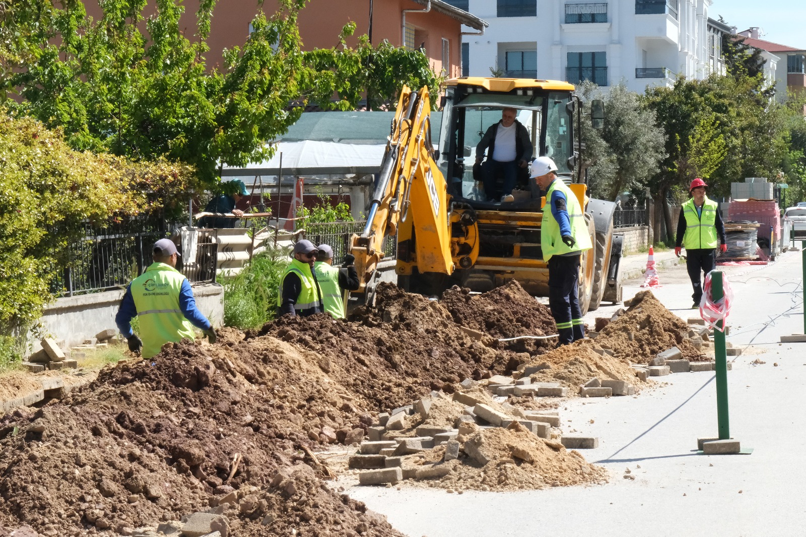 BARBAROS BULVARI’NDA 2. ETAP AYDINLATMA ÇALIŞMALARI BAŞLADI