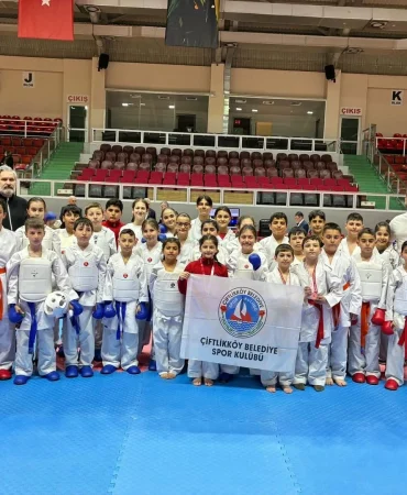 23 NİSAN KARATE ŞAMPİYONASI’NDA ÇİFTLİKKÖY RÜZGARI
