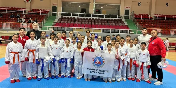 23 NİSAN KARATE ŞAMPİYONASI’NDA ÇİFTLİKKÖY RÜZGARI