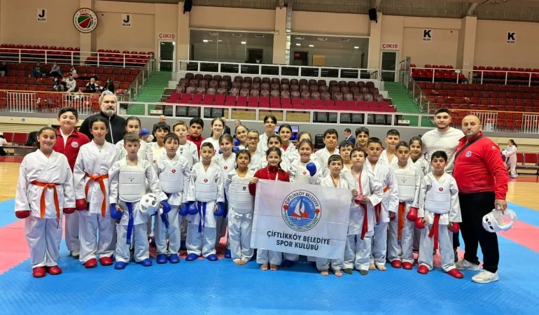 23 NİSAN KARATE ŞAMPİYONASI’NDA ÇİFTLİKKÖY RÜZGARI 6 23 NİSAN KARATE ŞAMPİYONASI’NDA ÇİFTLİKKÖY RÜZGARI