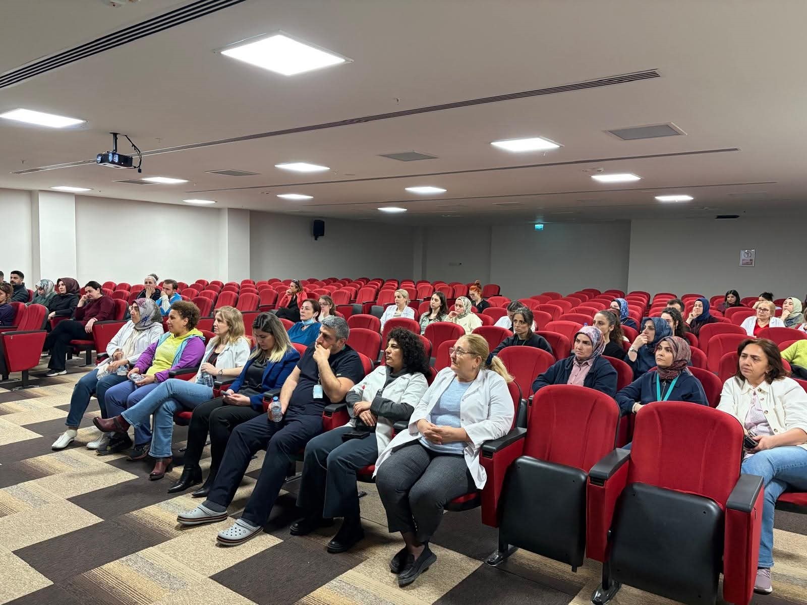 Yalova’da Sağlık Personeline Malpraktis ve Mesleki Sorumluluk Eğitimi 5 Yalova’da Sağlık Personeline Malpraktis ve Mesleki Sorumluluk Eğitimi