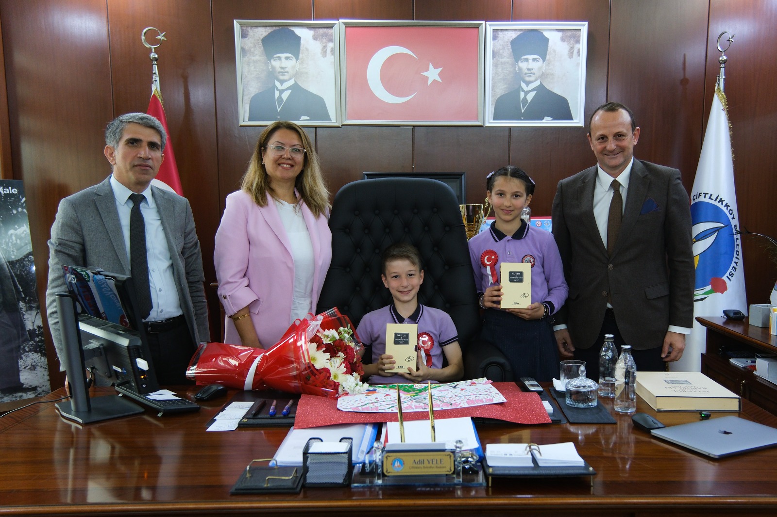 ÇİFTLİKKÖY’DE ÇOCUKLAR BAŞKANLIK KOLTUĞUNA GEÇTİ