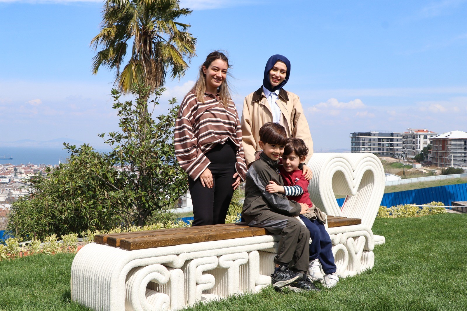 ÇİFTLİKKÖY’DE FOTOĞRAF ÇEKİLME NOKTALARI İLGİ GÖRÜYOR