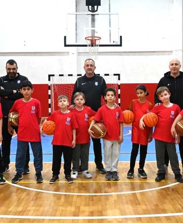YALOVA BELEDİYESPOR BASKETBOL OKULU’NDA ANTRENMANLAR BAŞLADI 8 YALOVA BELEDİYESPOR BASKETBOL OKULU’NDA ANTRENMANLAR BAŞLADI