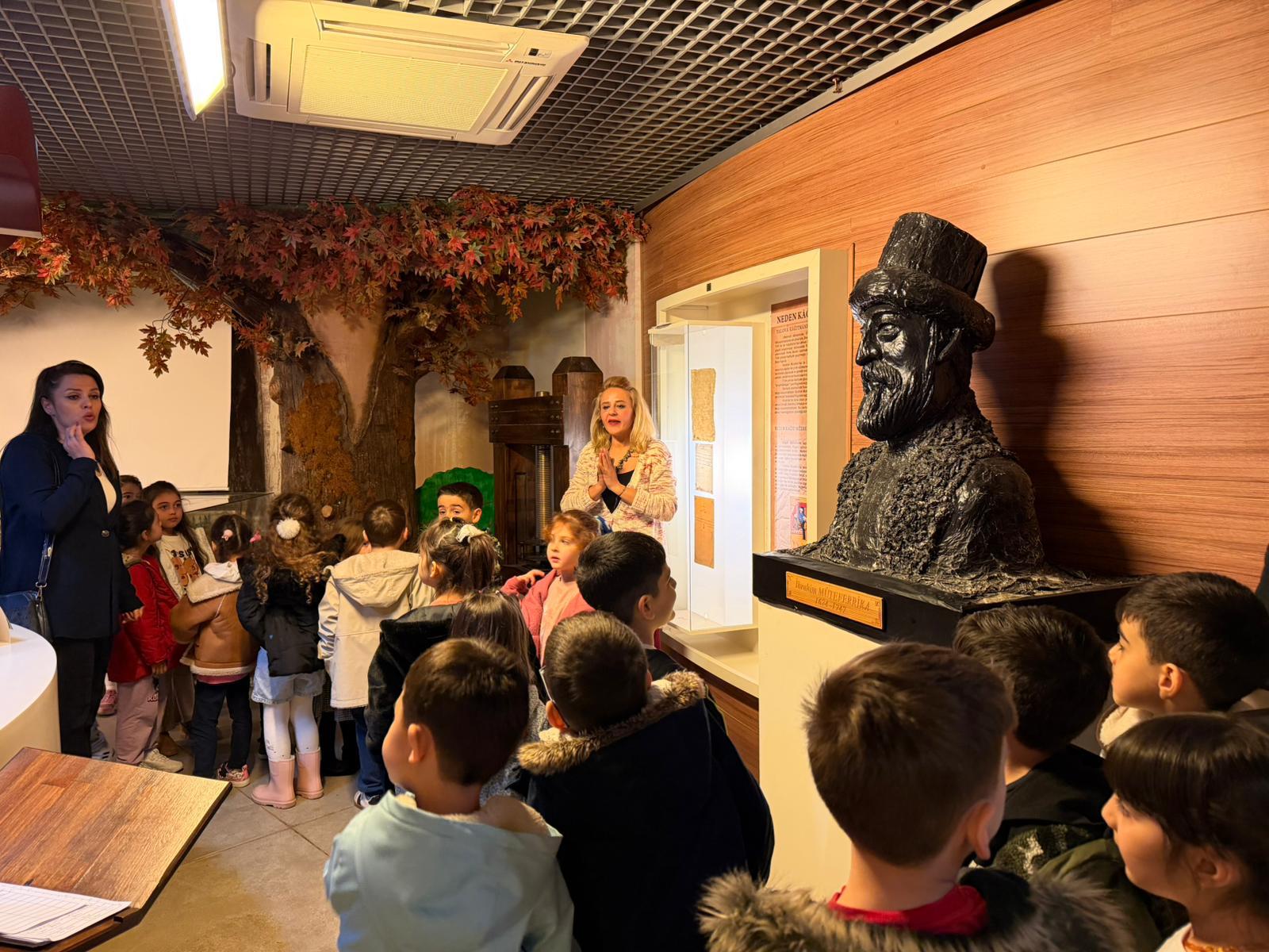 İBRAHİM MÜTEFERRİKA KAĞIT MÜZESİ 7’DEN 77’YE İLGİ ODAĞI