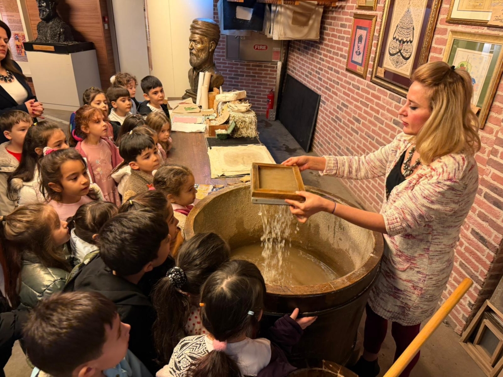 İBRAHİM MÜTEFERRİKA KAĞIT MÜZESİ 7’DEN 77’YE İLGİ ODAĞI