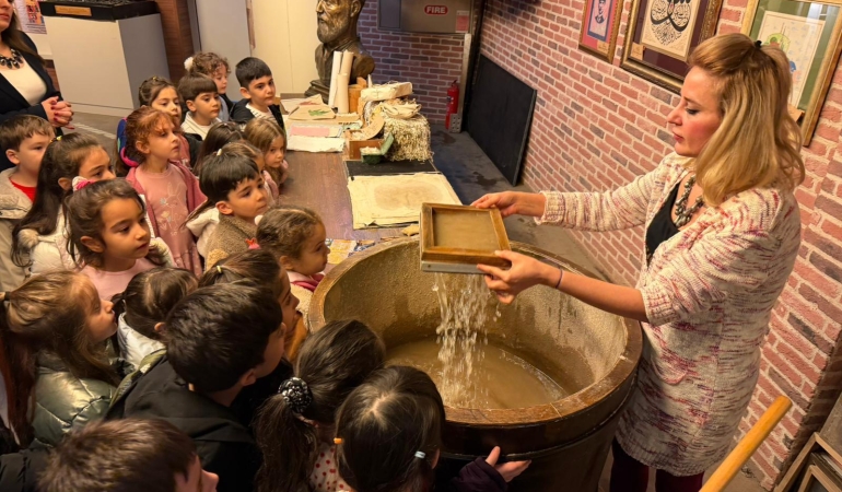 İBRAHİM MÜTEFERRİKA KAĞIT MÜZESİ 7’DEN 77’YE İLGİ ODAĞI