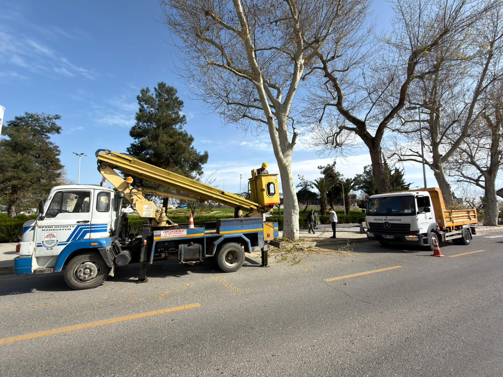 YALOVA’DA TEMİZLİK VE BAKIM SEFERBERLİĞİ SÜRÜYOR