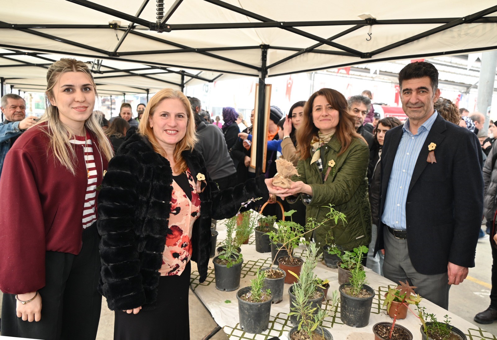 Yalova’da Atalık Tohum Coşkusu: Yerel Tohumlar Takas Edildi, Doğal Üretim Vurgusu Yapıldı 5 Yalova’da Atalık Tohum Coşkusu: Yerel Tohumlar Takas Edildi, Doğal Üretim Vurgusu Yapıldı