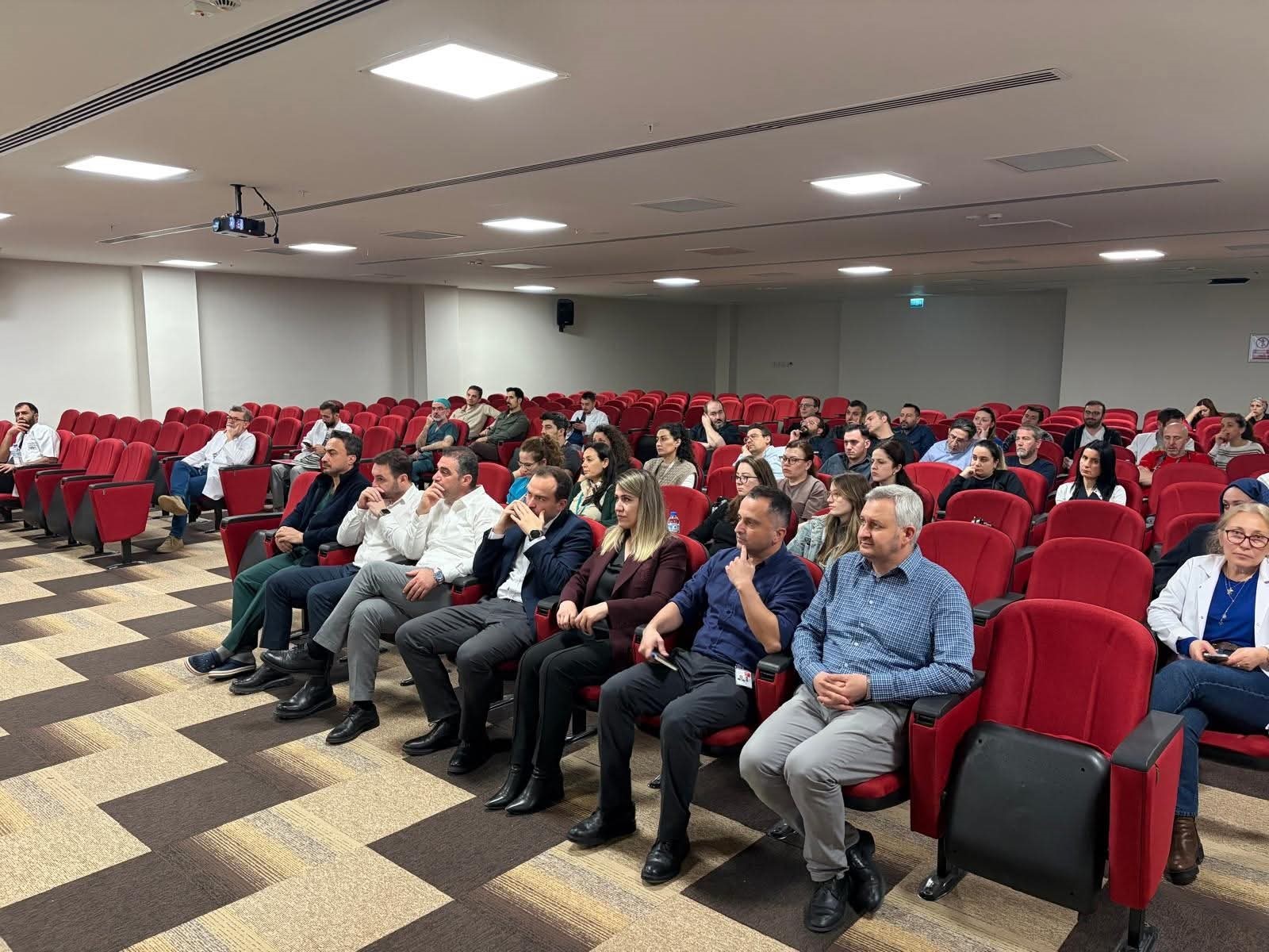 Yalova’da Sağlık Personeline Malpraktis ve Mesleki Sorumluluk Eğitimi 4 Yalova’da Sağlık Personeline Malpraktis ve Mesleki Sorumluluk Eğitimi