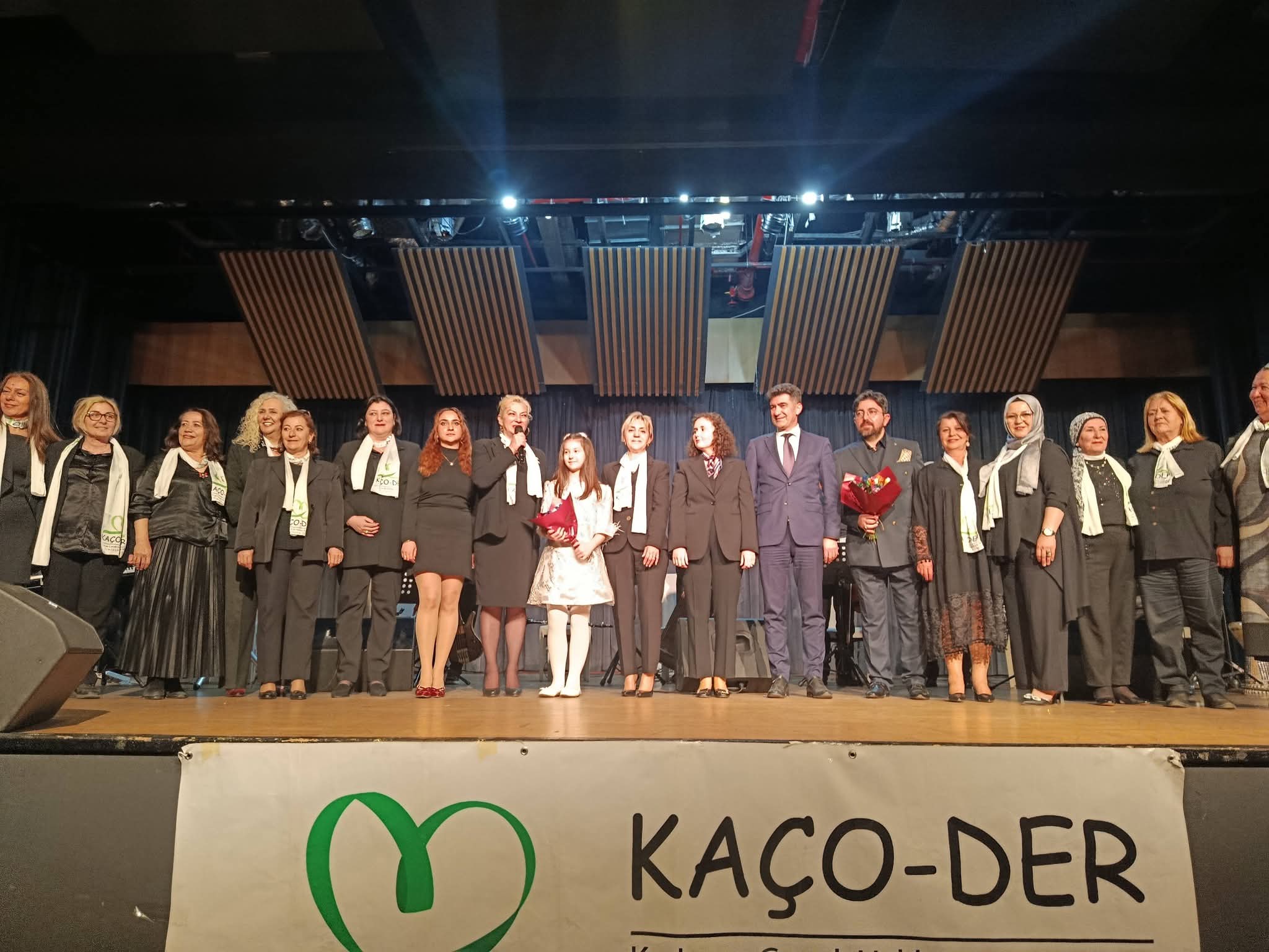 Yalova’da KAÇO-DER’den Anlamlı Dayanışma Gecesi: “Bahar Dalı” Konseri Büyük İlgi Gördü