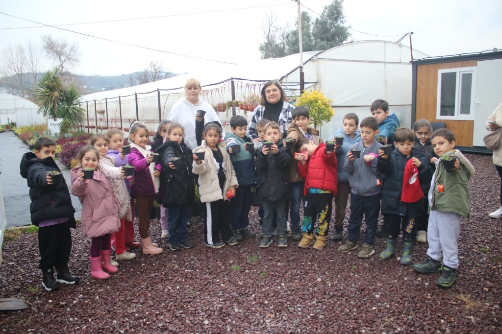 Toprakla Büyüyen Nesil: Öğrenciler Doğayı Deneyimleyerek Öğreniyor