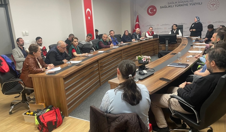 YALOVA EĞİTİM VE ARAŞTIRMA HASTANESİ’NDE HAP MASA BAŞI TATBİKATI GERÇEKLEŞTİRİLDİ