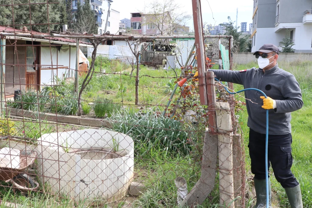 ÇİFTLİKKÖY BELEDİYESİ’NDEN YAZ ÖNCESİ İLAÇLAMA SEFERBERLİĞİ