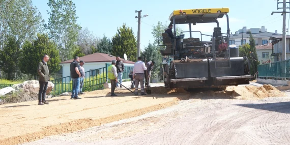 ÇİFTLİKKÖY’DE ASFALTLAMA ÇALIŞMALARI BAŞLIYOR