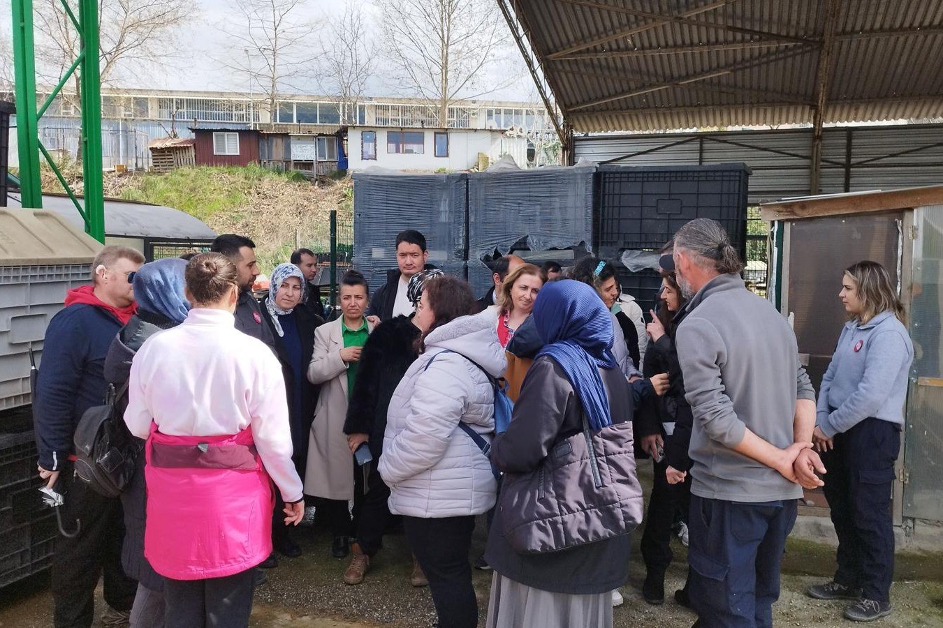 ÇİFTLİKKÖY’DE CAN DOSTLARA BEYAZAY DERNEĞİ’NDEN ANLAMLI ZİYARET