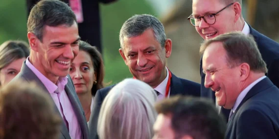 Özgür Özel Barselona’da Dünya Liderleriyle Buluştu: “Demokratlar Otokrasiye Karşı Birleşiyor”