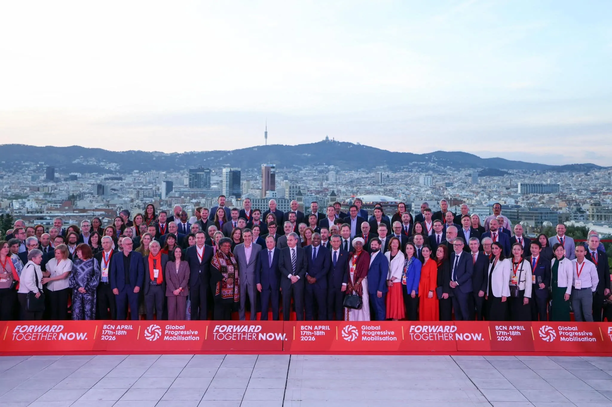 Özgür Özel Barselona’da Dünya Liderleriyle Buluştu: “Demokratlar Otokrasiye Karşı Birleşiyor”