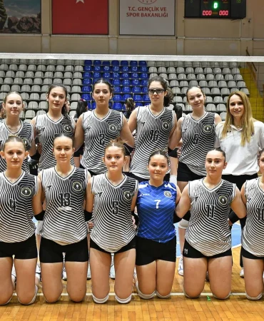 FİLEDE ÇİFTLİKKÖY’ÜN YILDIZ KIZLARI YARI FİNAL ETABI İÇİN PARKEDE