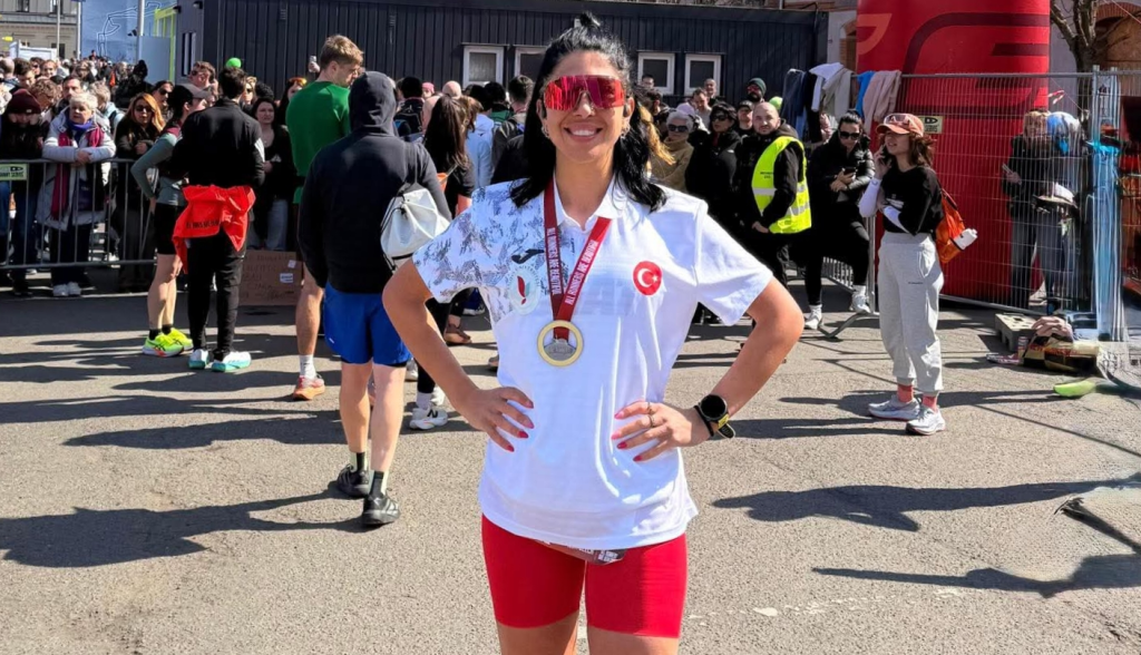 Yalova Üniversitesi Spor Kulübü Prag Yarı Maratonu’nda Büyük Başarı Elde Etti