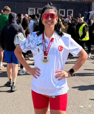 Yalova Üniversitesi Spor Kulübü Prag Yarı Maratonu’nda Büyük Başarı Elde Etti