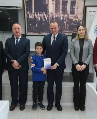 BAŞKAN YELE ÖĞRENCİLERE YEREL YÖNETİMLERİ ANLATTI