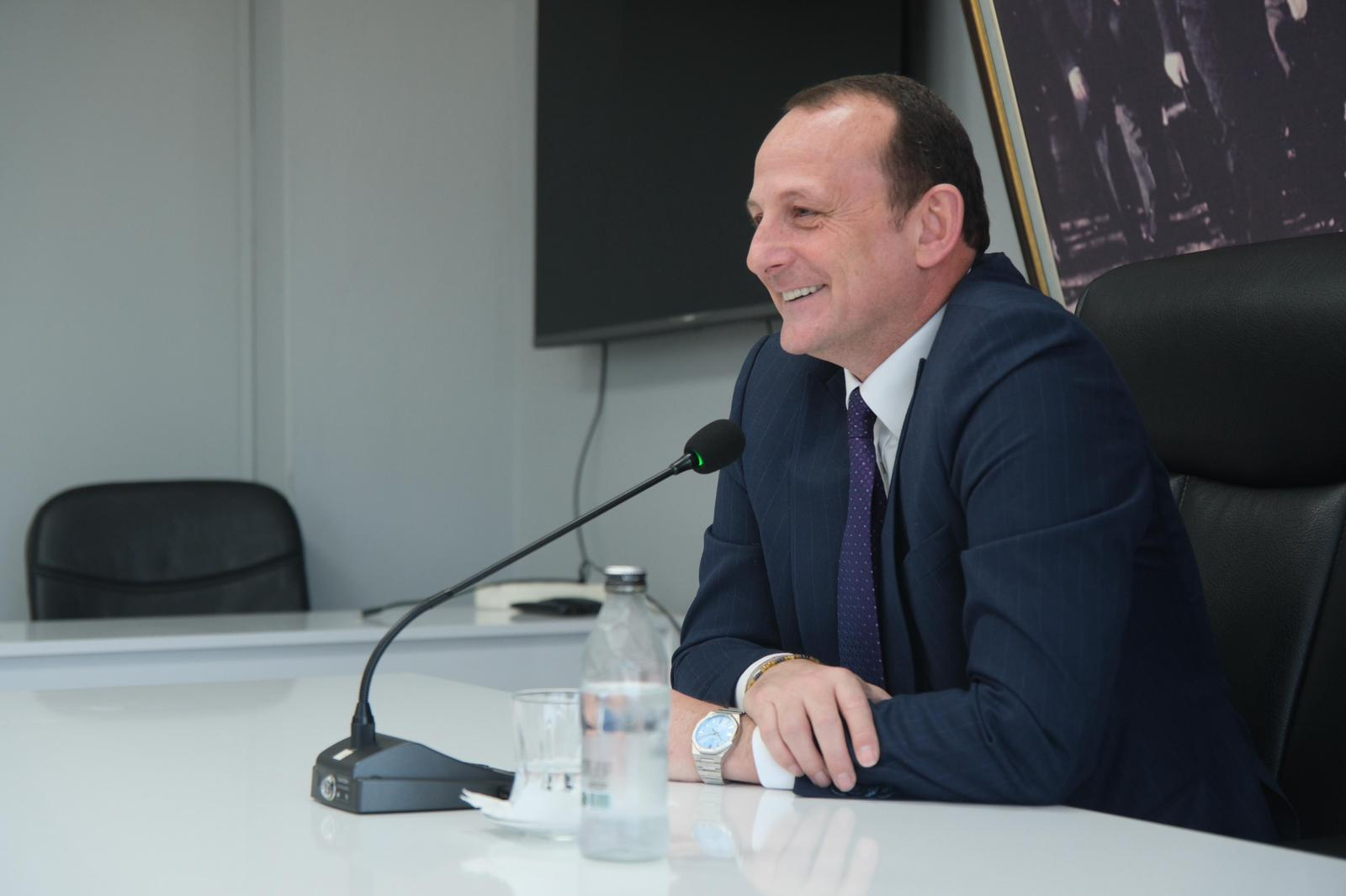 BAŞKAN YELE ÖĞRENCİLERE YEREL YÖNETİMLERİ ANLATTI