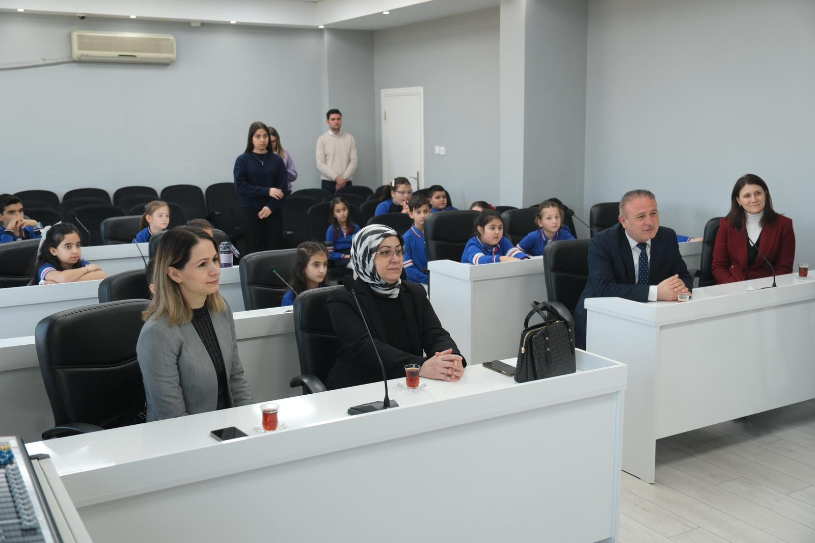 BAŞKAN YELE ÖĞRENCİLERE YEREL YÖNETİMLERİ ANLATTI