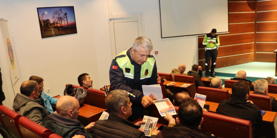 Yalova’da Toplu Taşıma Şoförlerine Eğitim: Hizmet Kalitesi ve Trafik Güvenliği Artırılıyor