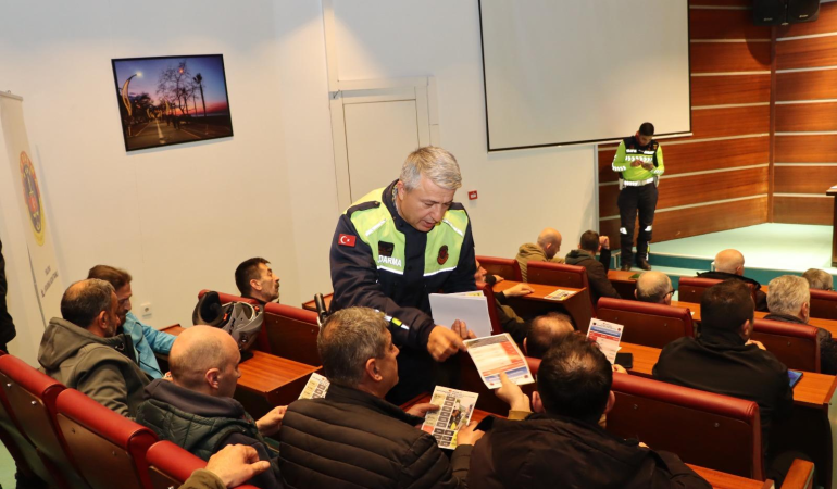 Yalova’da Toplu Taşıma Şoförlerine Eğitim: Hizmet Kalitesi ve Trafik Güvenliği Artırılıyor