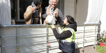 ÇİFTLİKKÖY’DE SOSYAL DESTEKLER İHTİYAÇ SAHİPLERİYLE BULUŞUYOR