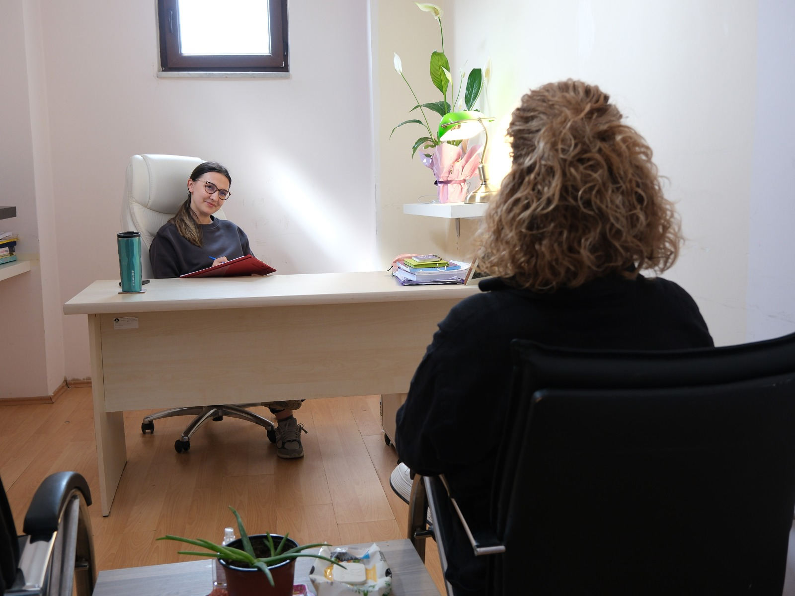 ÇİFTLİKKÖY’DE SOSYAL DESTEKLER İHTİYAÇ SAHİPLERİYLE BULUŞUYOR