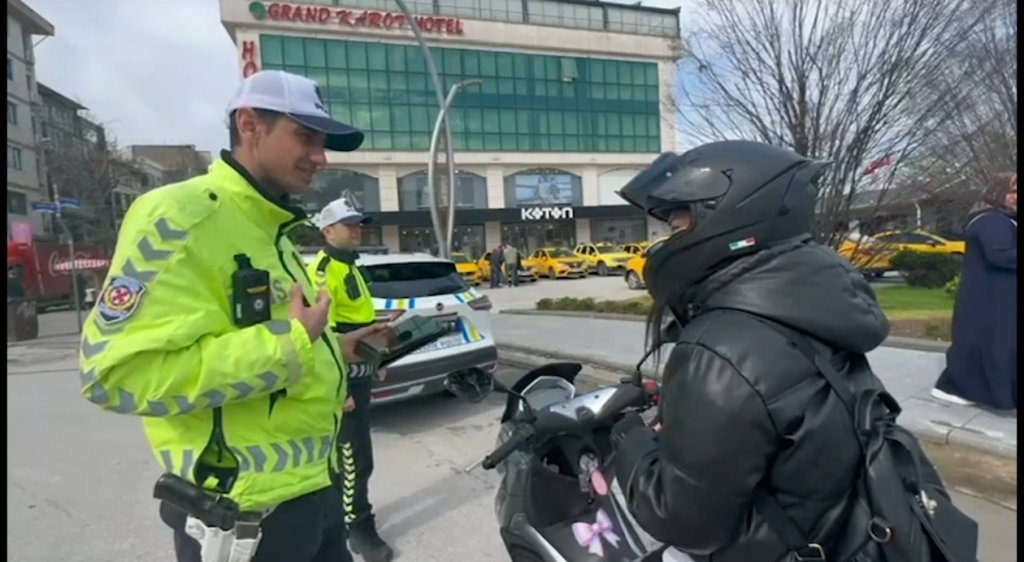 225 Motosiklet Sürücüsüne Trafik Güvenliği Eğitimi