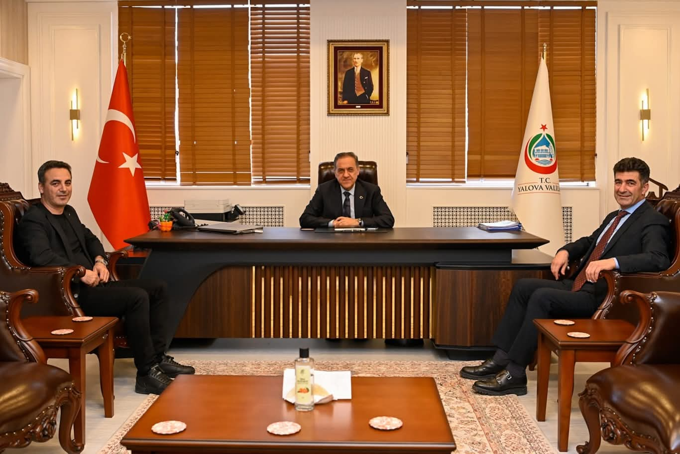 Yalova Belediye Başkan Yardımcısı Mesut Tutuğ ve İş İnsanı Fatih Tutuğ’dan Vali Ahmet Hamdi Usta’ya Ziyaret