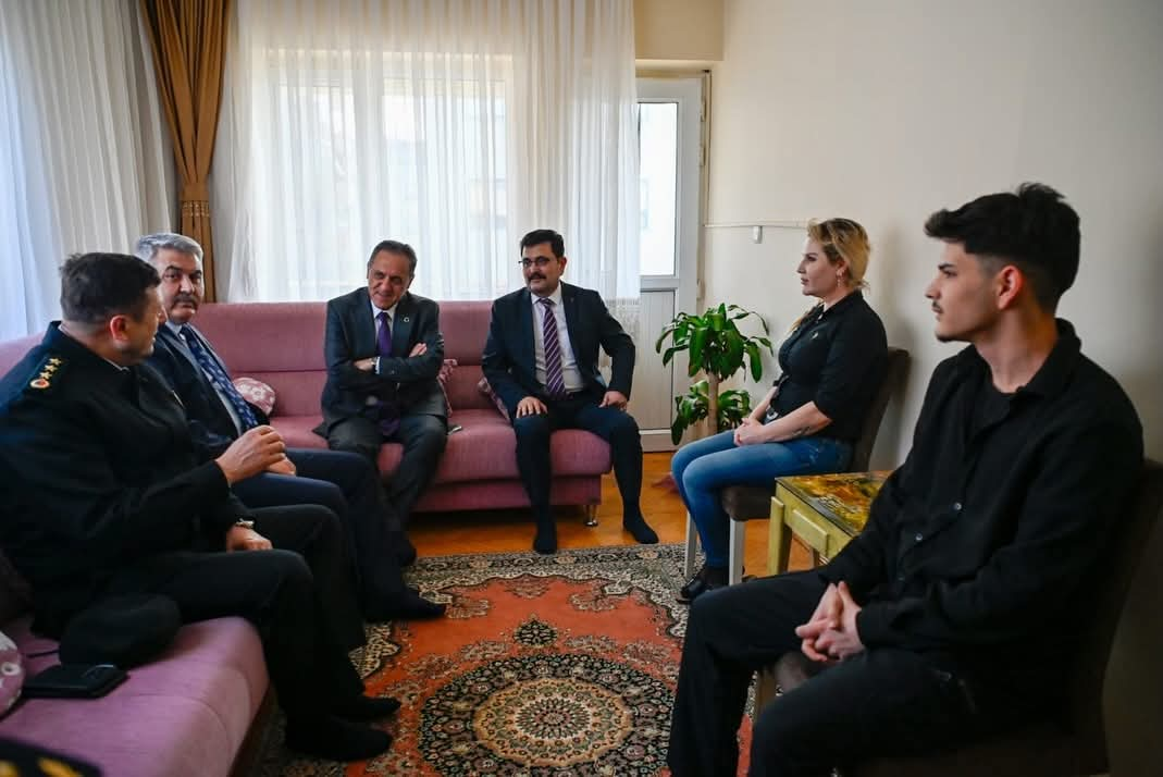 Yalova Valisi Usta’dan DEAŞ Operasyonunda Yaralanan Polislere Moral Ziyareti