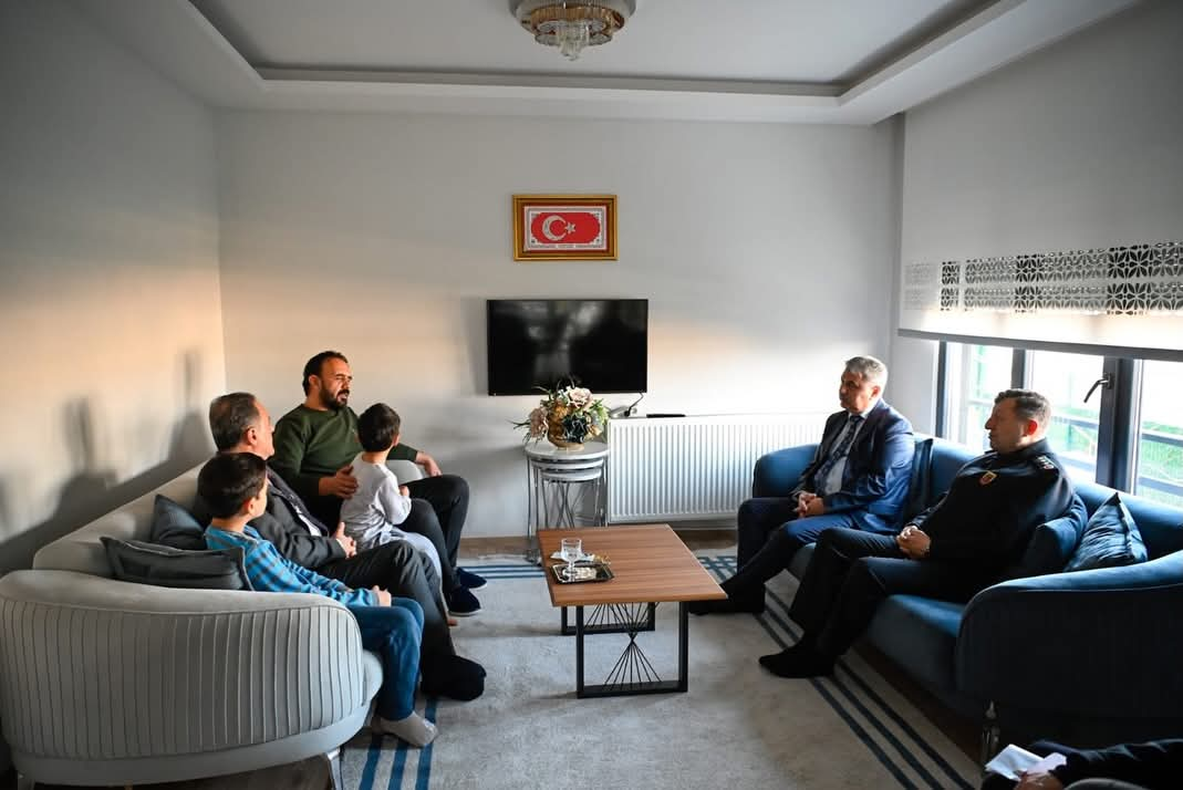 Yalova Valisi Usta’dan DEAŞ Operasyonunda Yaralanan Polislere Moral Ziyareti