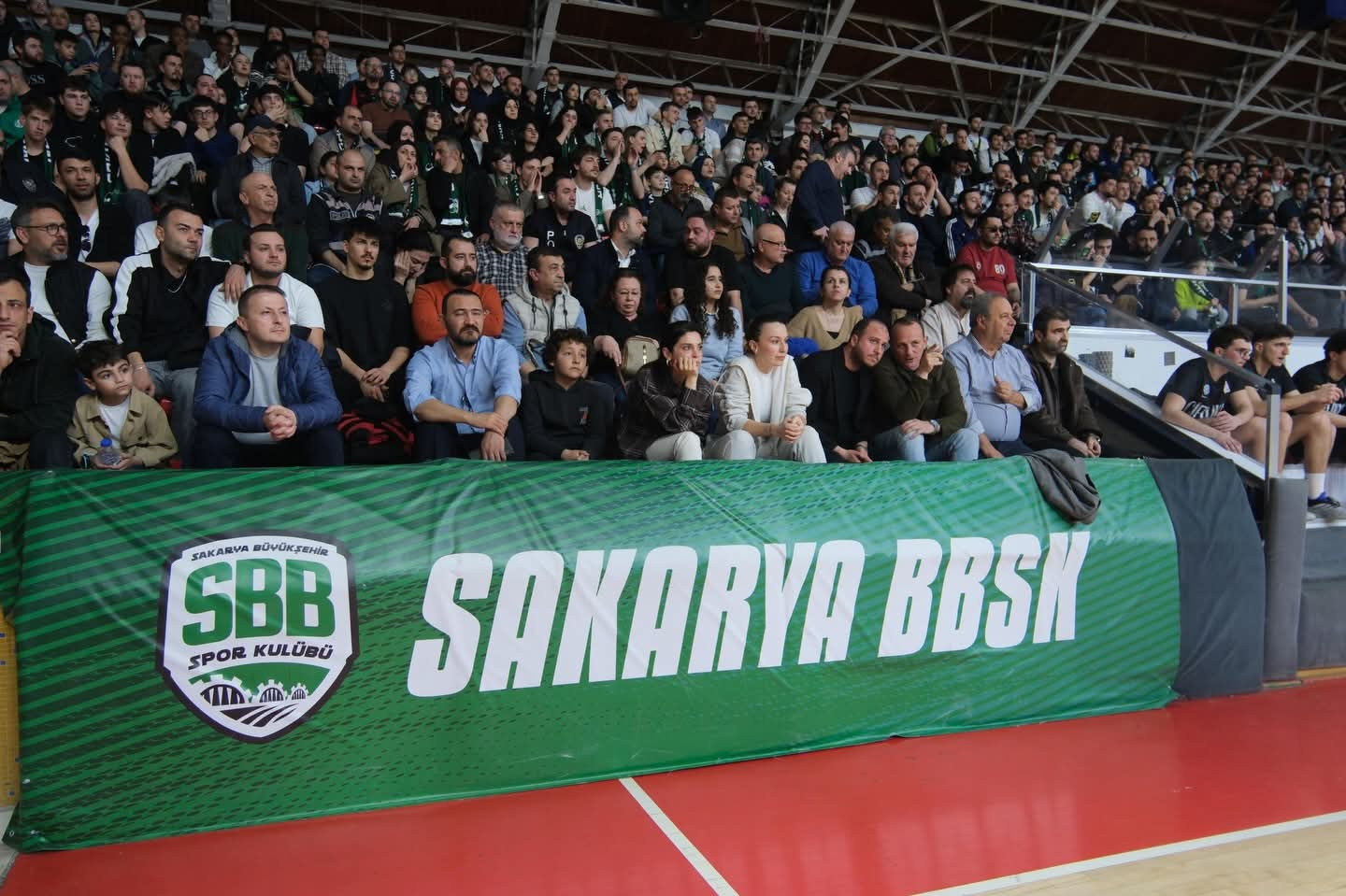 Çiftlikköy Belediye, Sakarya'da Sonunu Getiremedi (87-81)