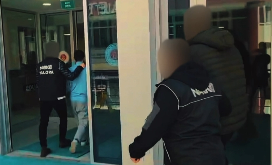 YALOVA’DA NARKOTİK OPERASYONU: 4 ŞÜPHELİ YAKALANDI, 2’Sİ TUTUKLANDI 6 YALOVA’DA NARKOTİK OPERASYONU: 4 ŞÜPHELİ YAKALANDI, 2’Sİ TUTUKLANDI
