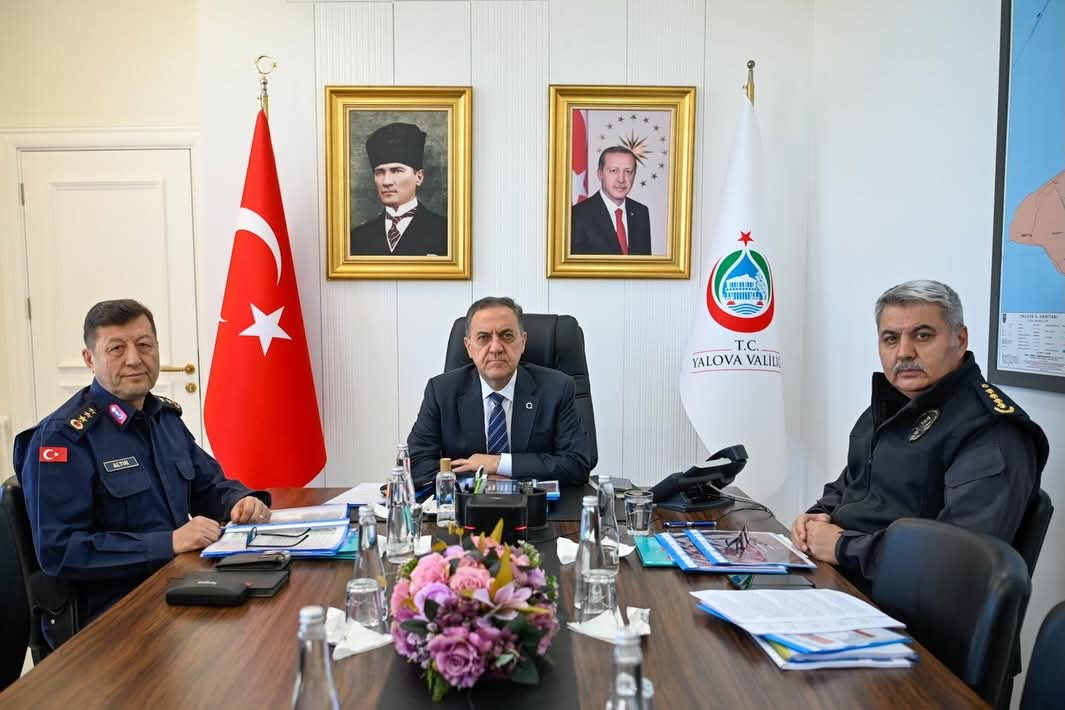 YALOVA’DA GÜVENLİK ZİRVESİ: 24 İL VALİSİ VKS TOPLANTISINDA BULUŞTU
