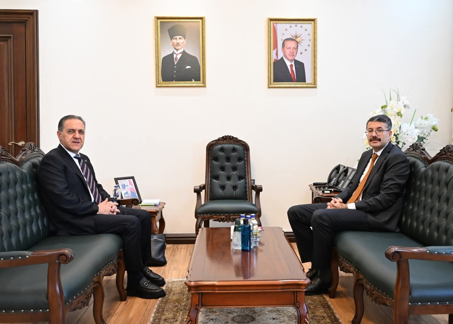 Yalova Valisi Usta'dan Ankara Çıkarması: Bakan Yardımcılarıyla Yalova İçin Stratejik Görüşme 4 Yalova Valisi Usta'dan Ankara Çıkarması: Bakan Yardımcılarıyla Yalova İçin Stratejik Görüşme