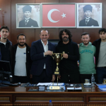 BAŞKAN YELE, TARİH YAZAN KADROYU AĞIRLADI