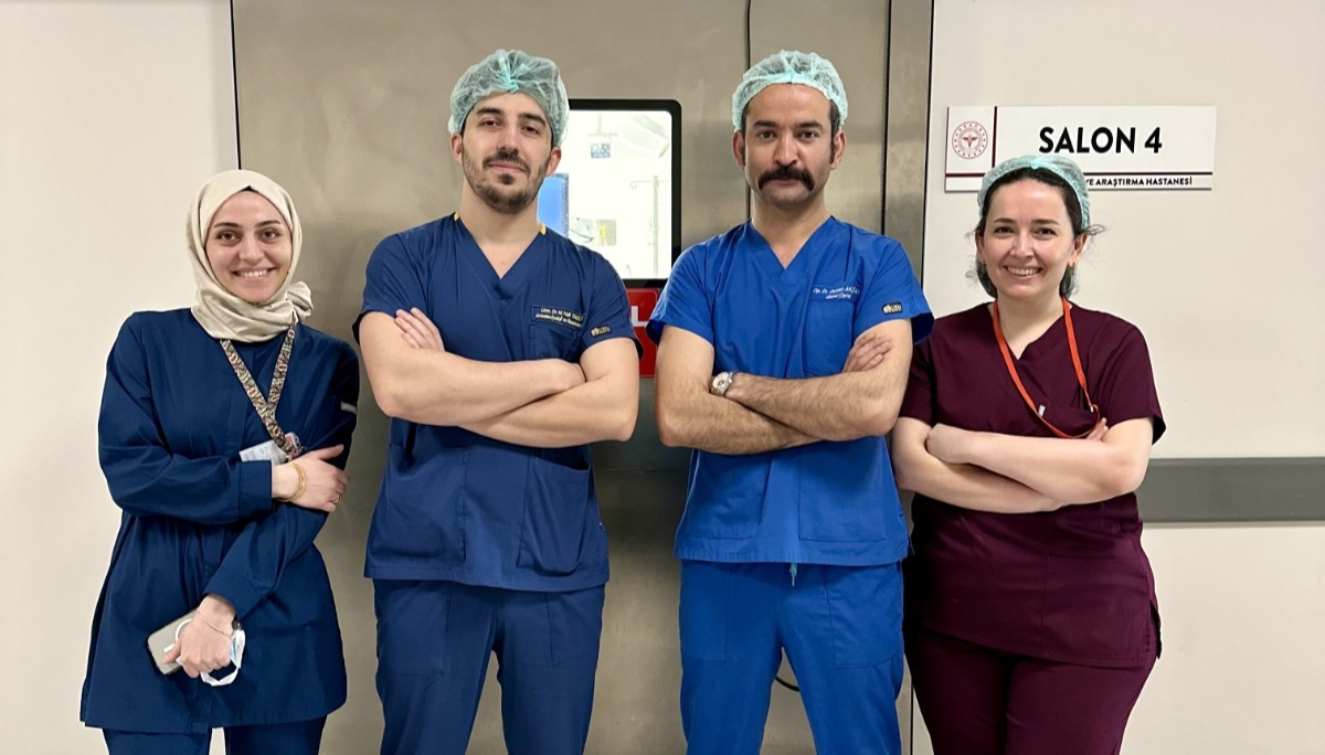 Yalova’da Tıp Tarihine Geçen Başarı: Uyanık Anestezi ile Kapalı Safra Kesesi Ameliyatı Gerçekleştirildi