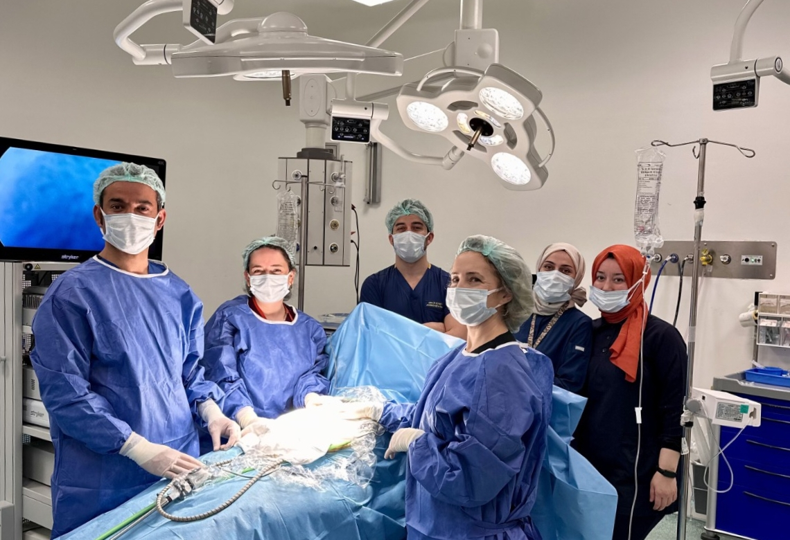 Yalova’da Tıp Tarihine Geçen Başarı: Uyanık Anestezi ile Kapalı Safra Kesesi Ameliyatı Gerçekleştirildi