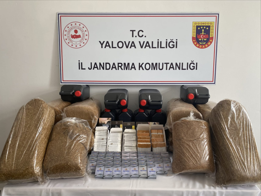 YALOVA’DA KAÇAKÇILIK OPERASYONU: TONLARCA BANDROLSÜZ TÜTÜN VE ETİL ALKOL ELE GEÇİRİLDİ