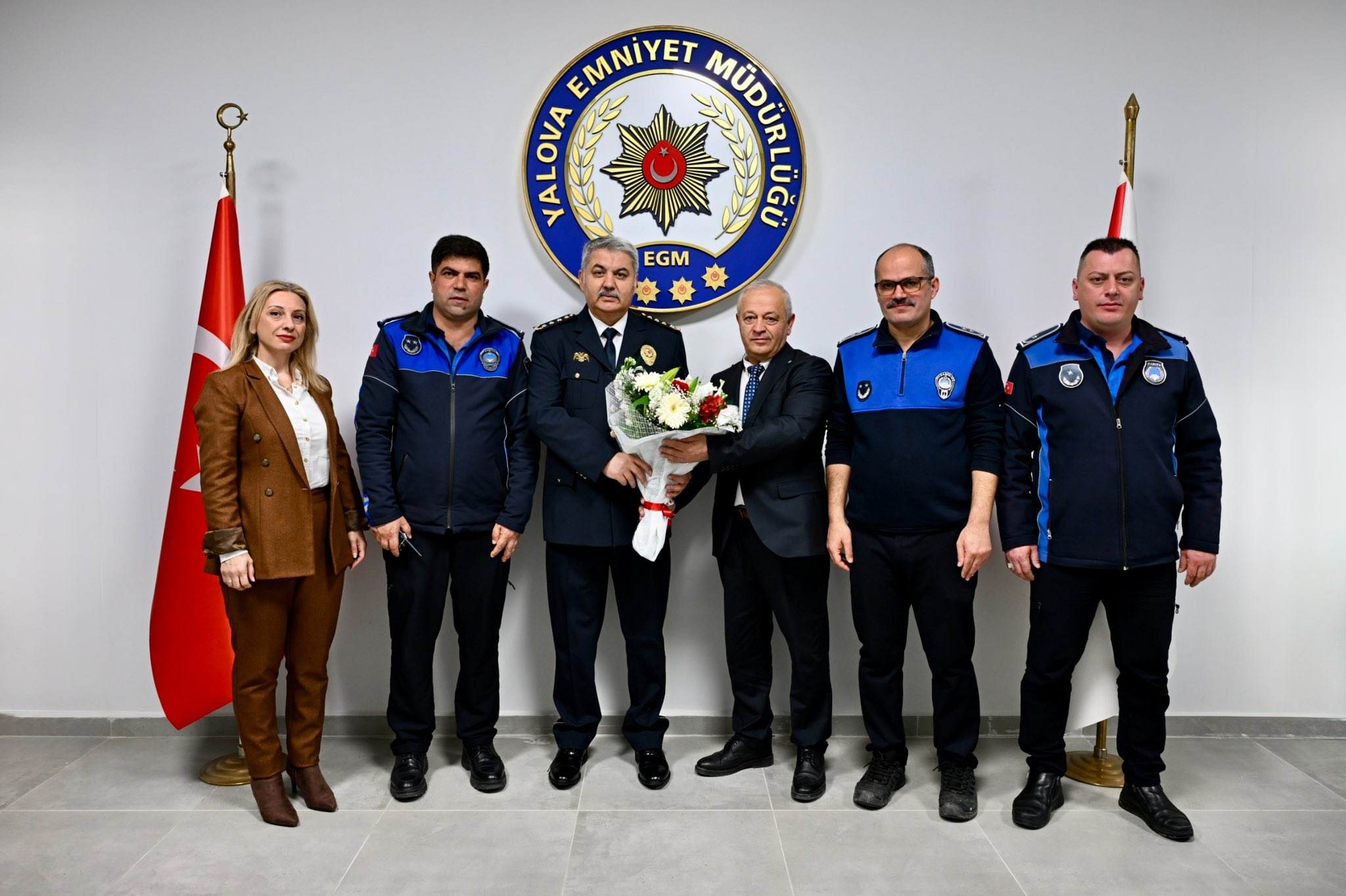 Yalova’da Polis Haftası’nda Anlamlı Ziyaretler: İl Emniyet Müdürü Yılmaz Delen’e Tebrik Akını